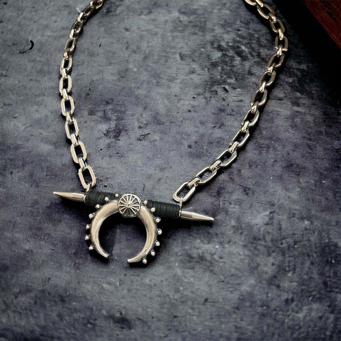 Gentle luna choker