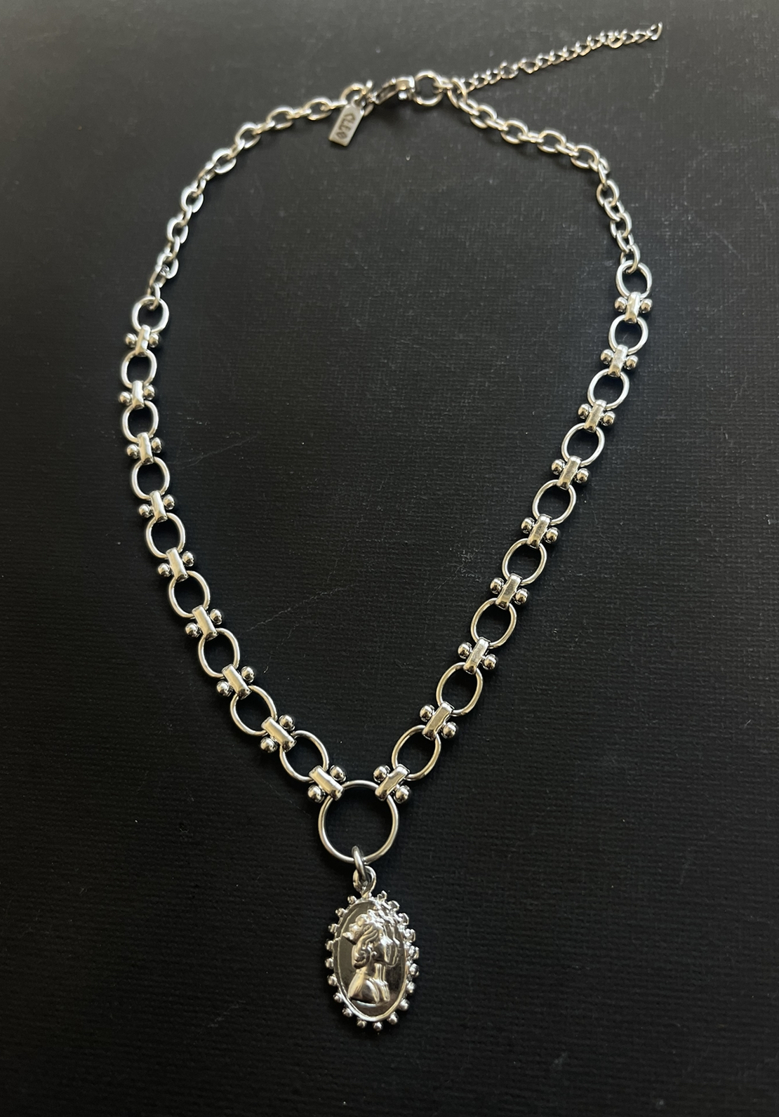 Elizabeth necklace