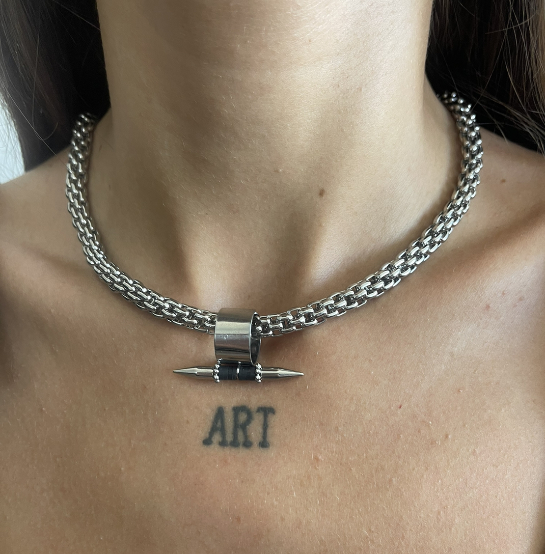 Lara choker