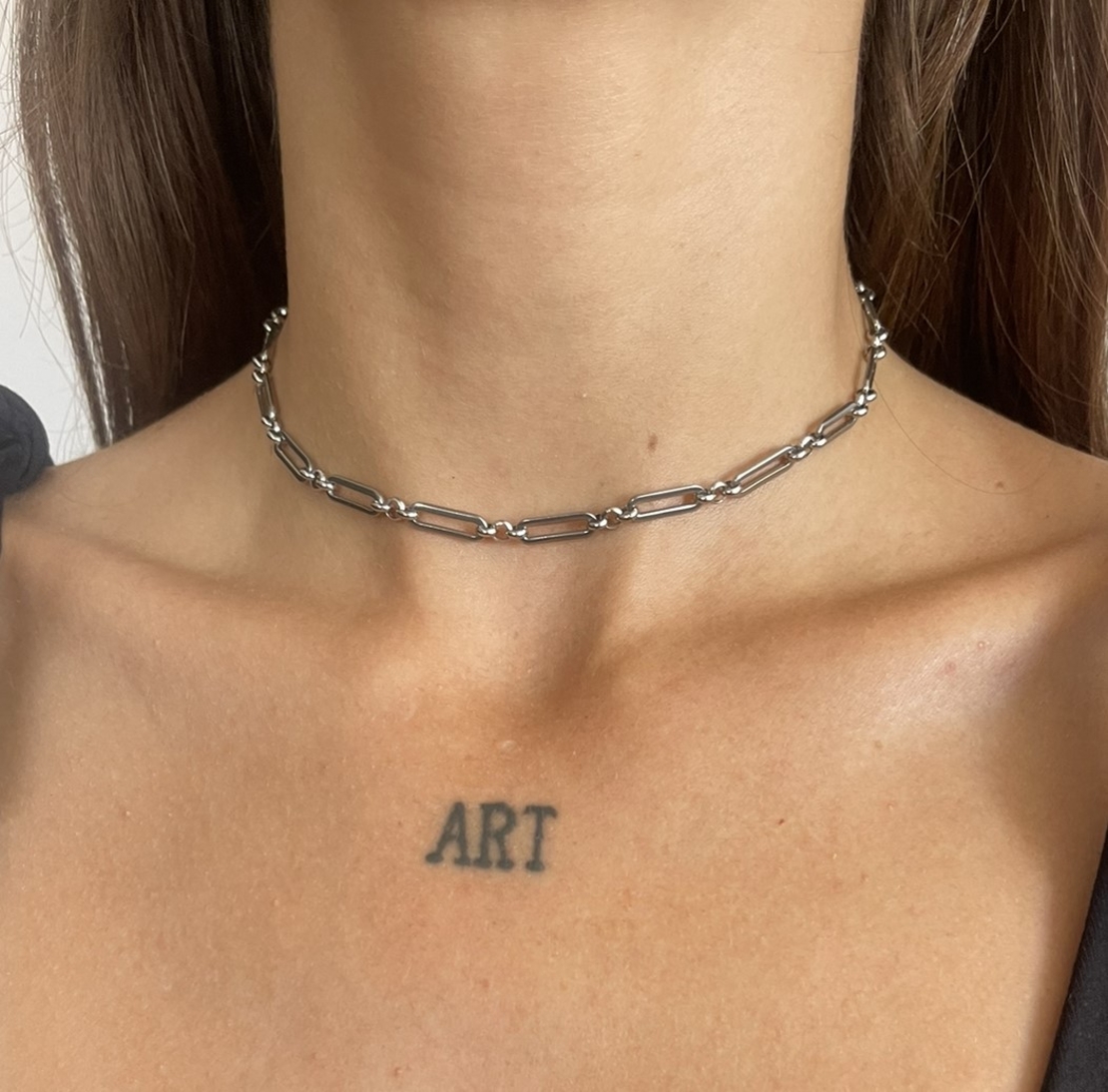 Nelly choker