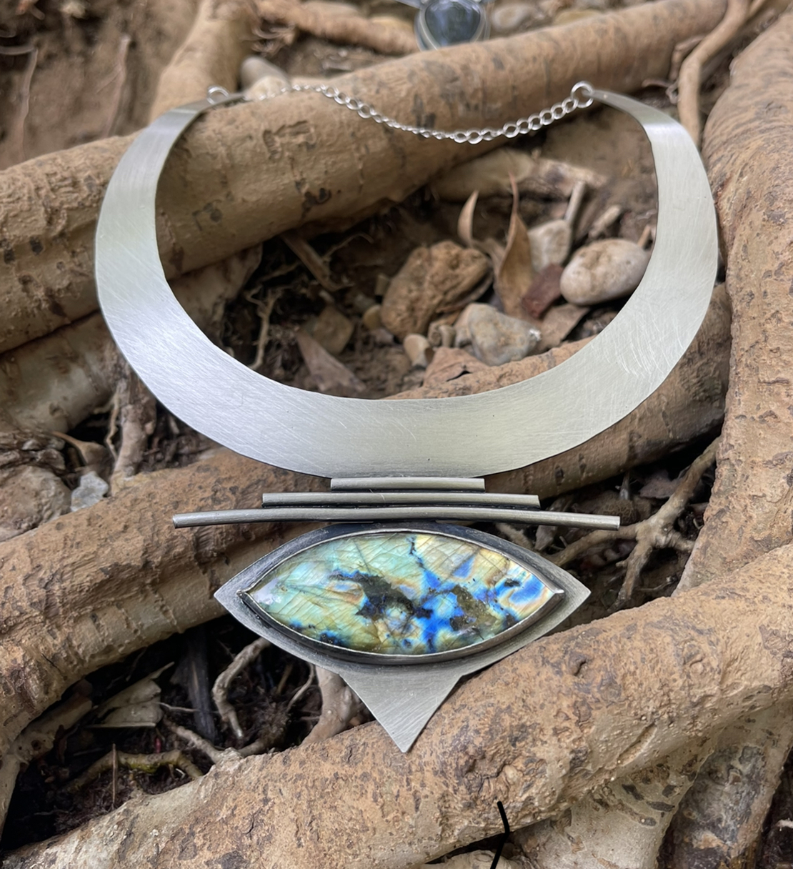 Genesis choker