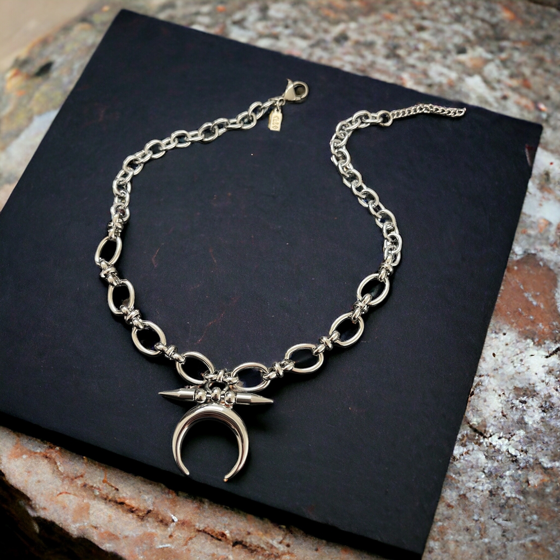 Moon amour necklace