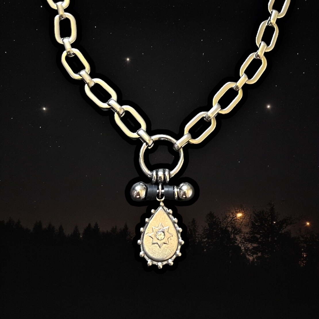 Metulla necklace