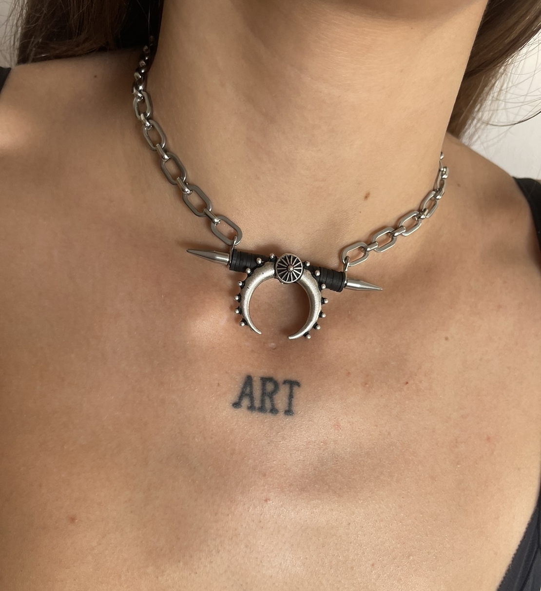 Gentle luna choker