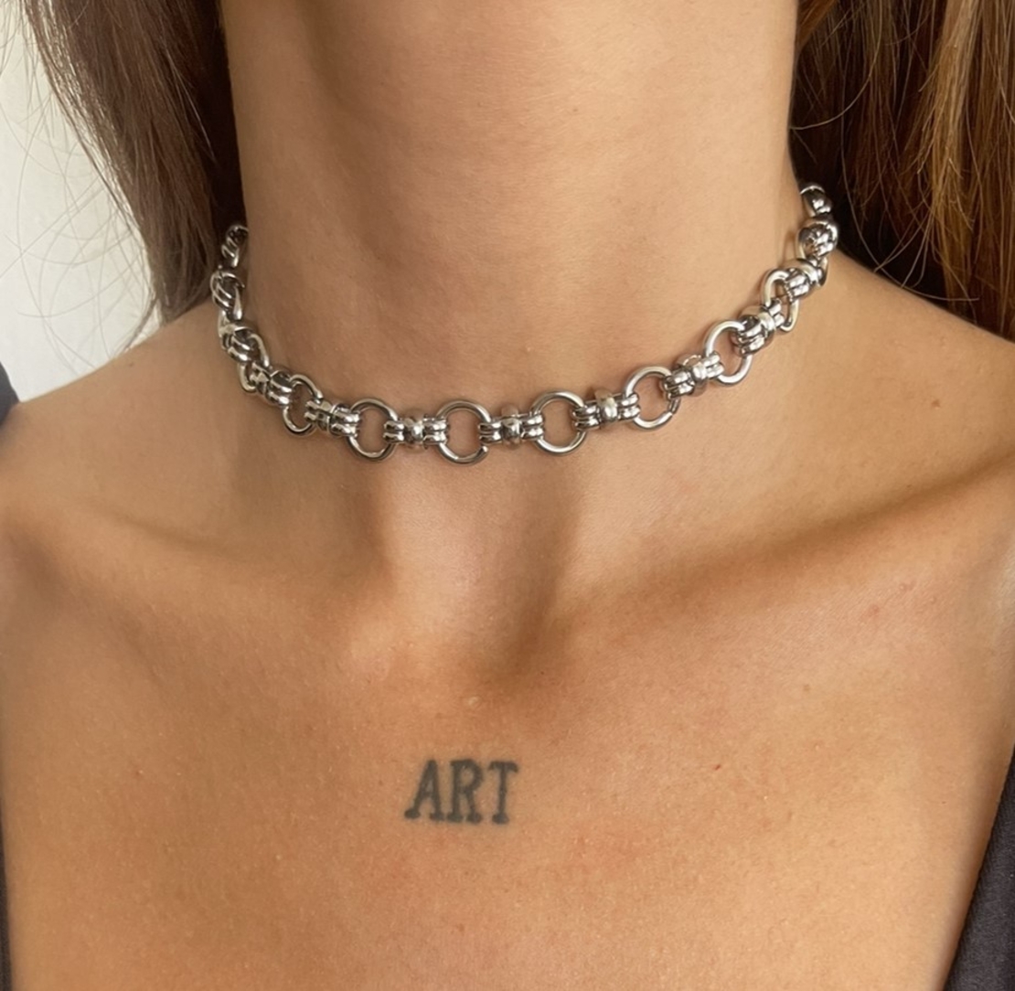 Nikol choker