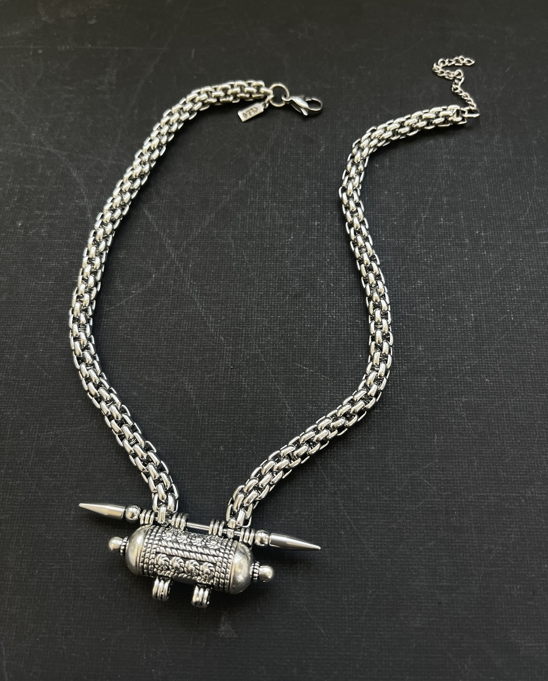 Nefertiti choker