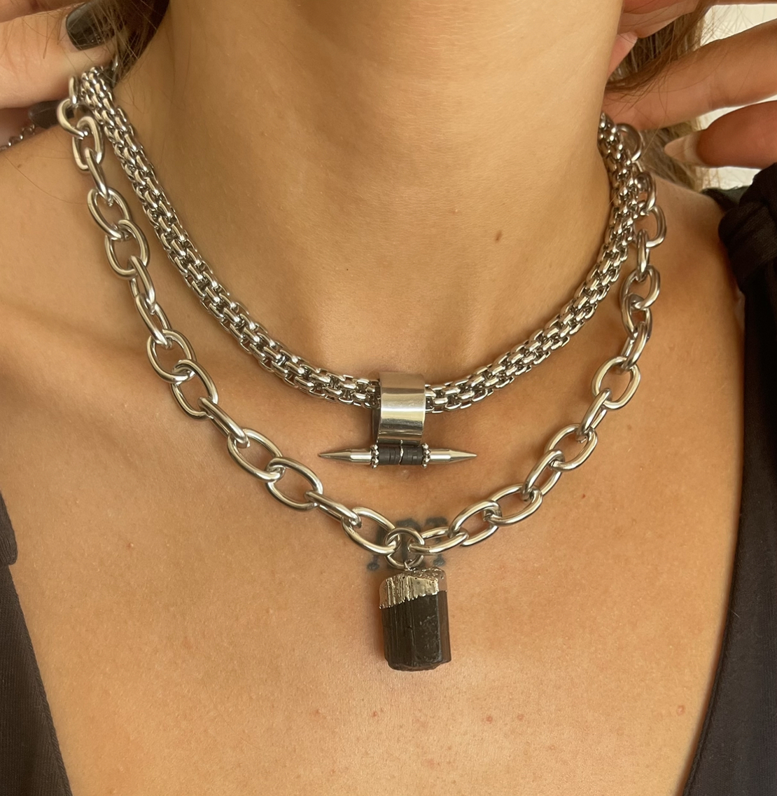 Lara choker
