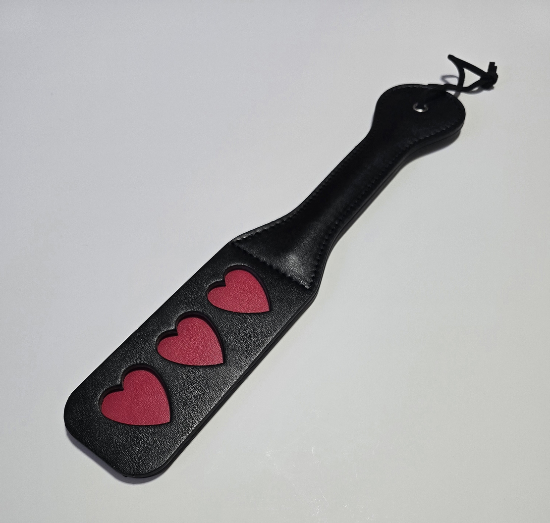 מצליפן דמוי עור לבבות