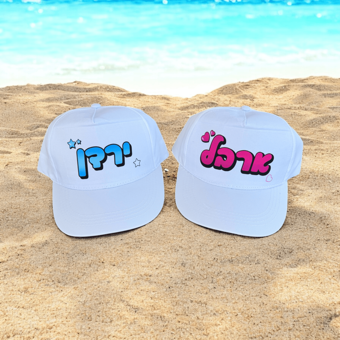 כובע לבן במיתוג אישי