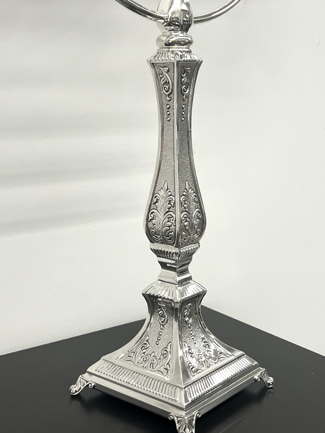 חנוכיה גולן נר מרובע ריקוע