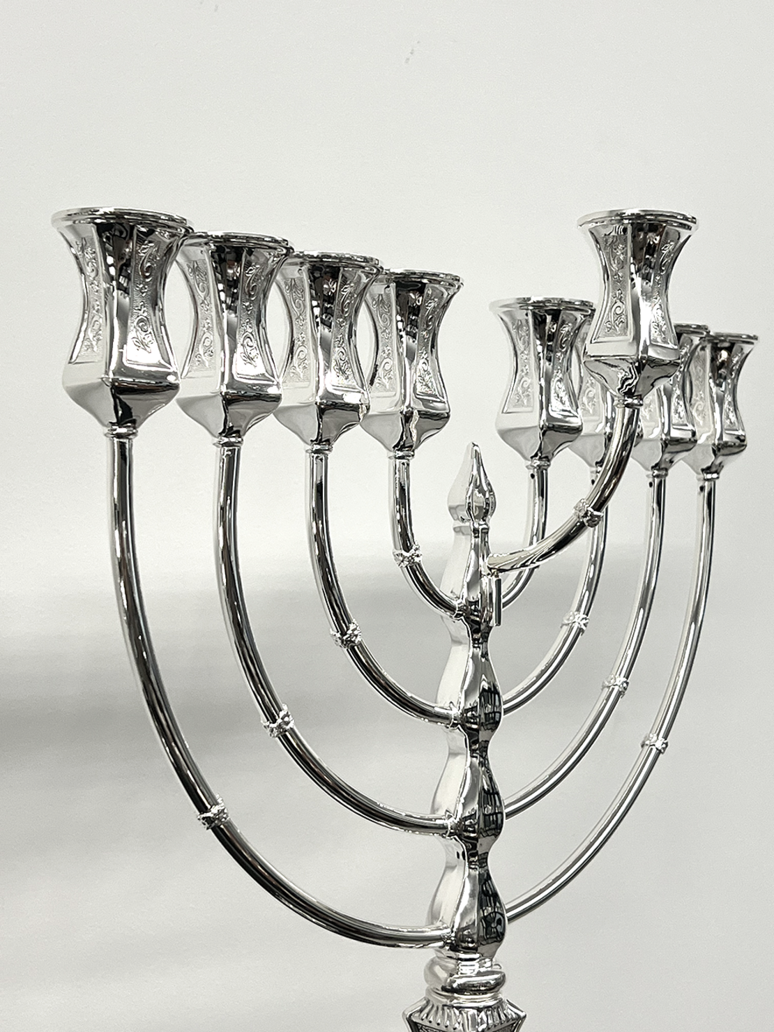 חנוכיה גולן נר מרובע ריקוע