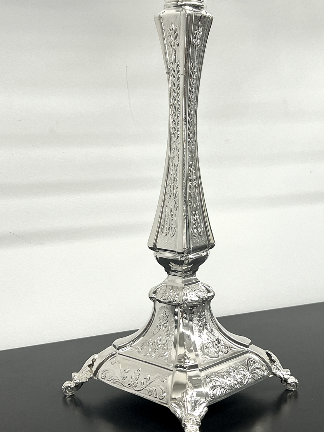 חנוכיה ליון רקוע