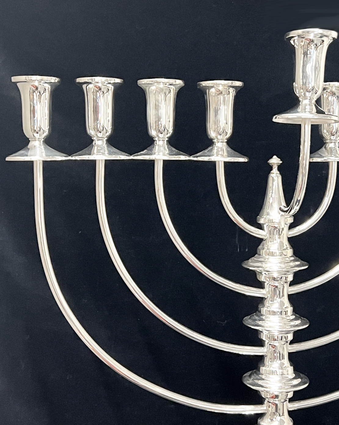 חנוכיה לבית כנסת - ביגלה חלק