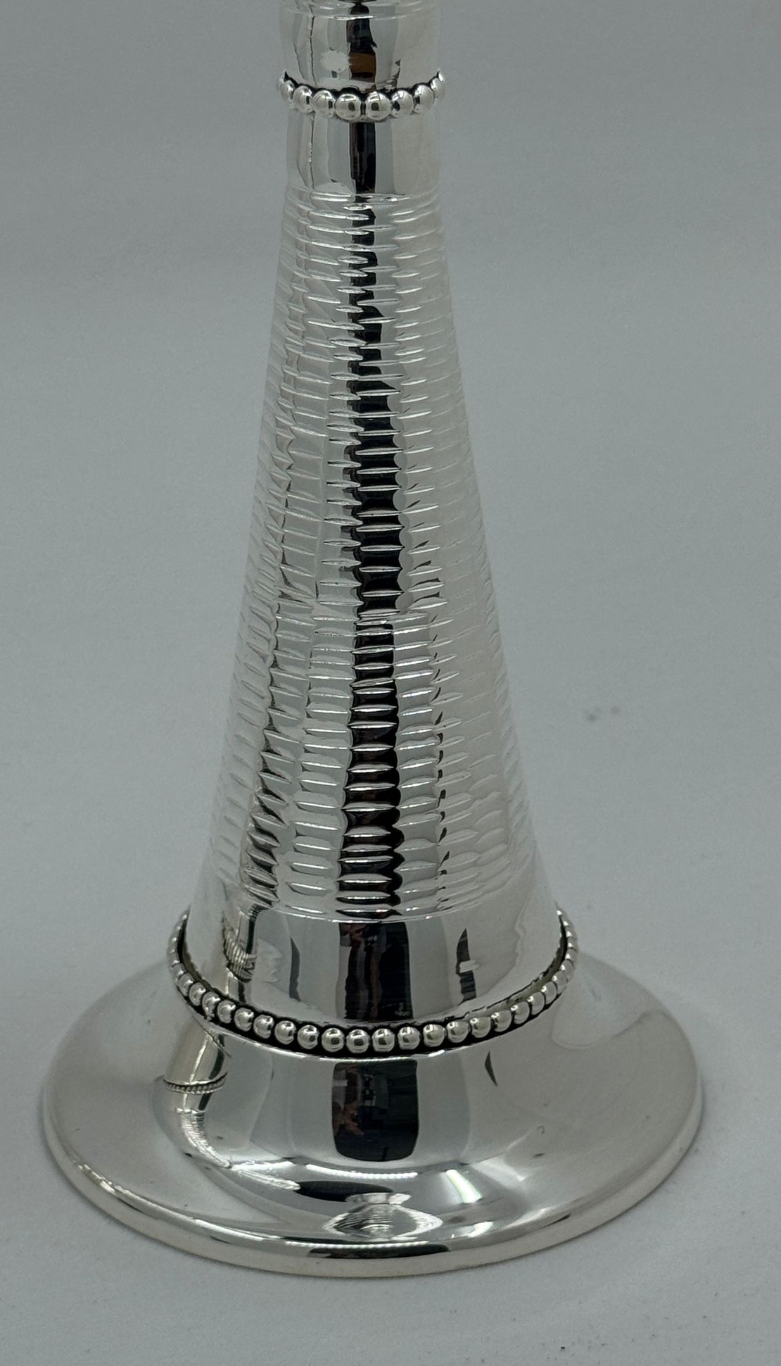 פמוט קונוס רקוע