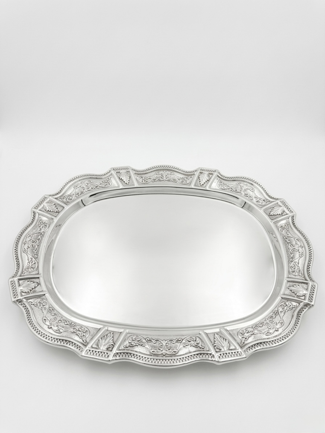 מגש כסף מקושט