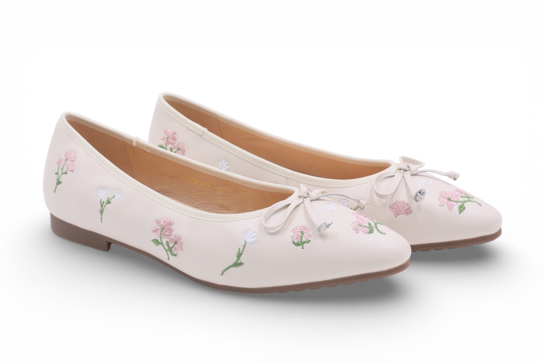 דגם סטלה פרחוני רקום