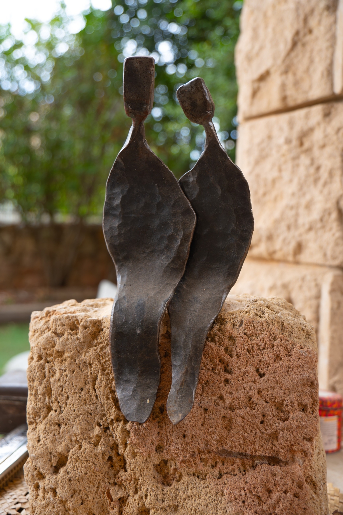 א27