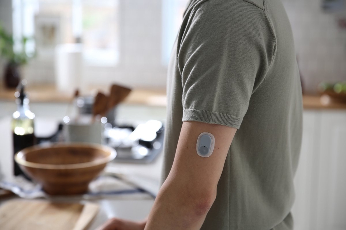 CareSens Air CGM - מערכת לניטור רציף של רמות סוכר בדם - לשימוש של 15 יום. דק, קל, מדויק וקל לשימוש, הכל במכשיר אחד.
