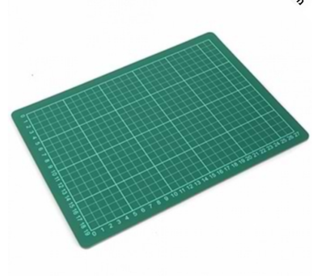 משטח חיתוך ירוק A4