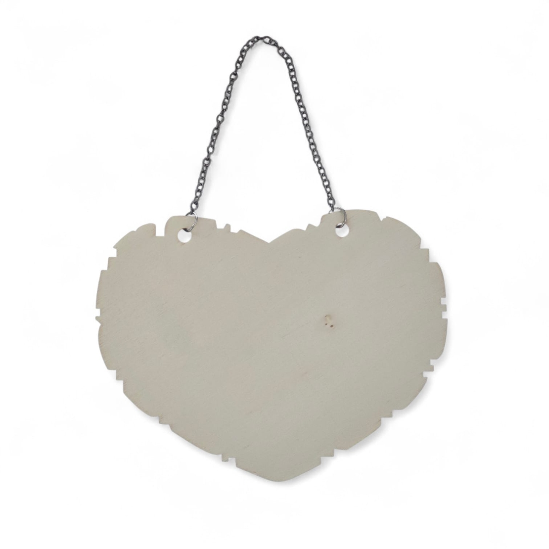 שלט עץ לתלייה בצורת לב עם שרשרת מתכת – משטח עץ לצביעה ויצירה DIY (15.5×11.5 ס