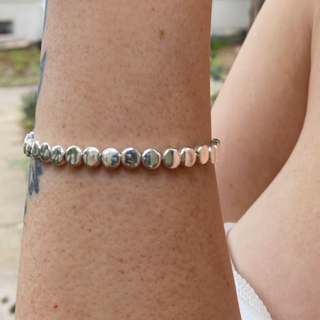 Silvery hand bracelet - circles