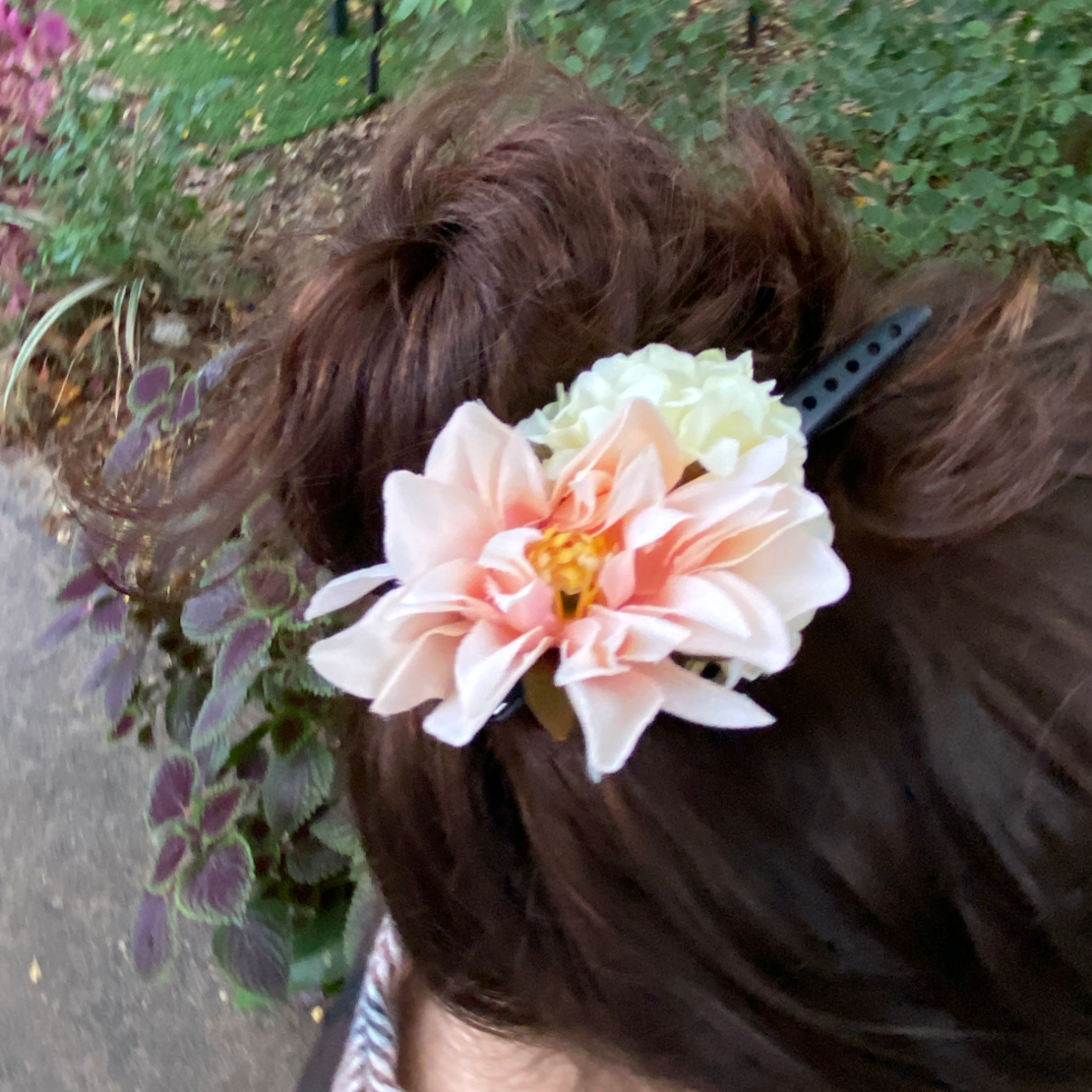 Flower hairclip - together