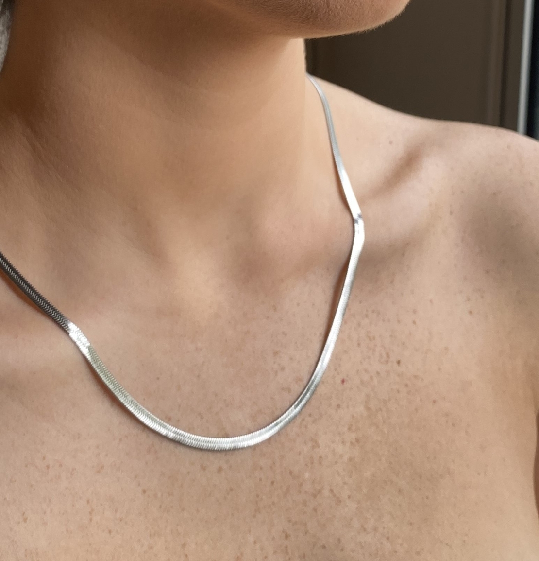 Silver plated flat necklace