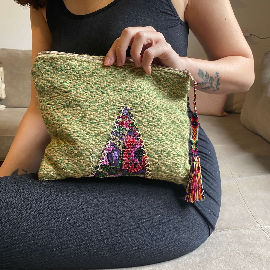 Embroidered handbag - green