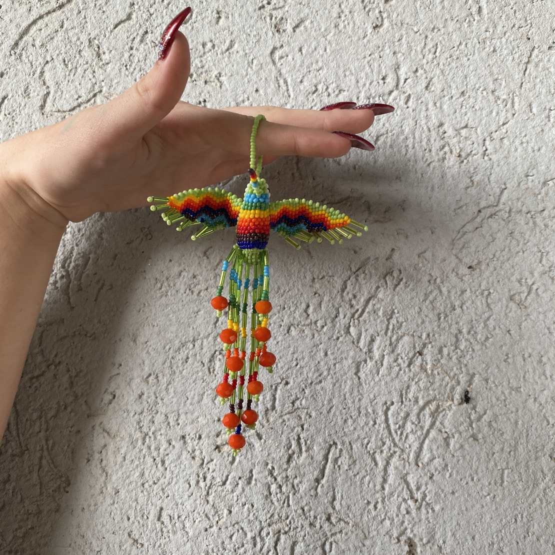 Beaded hummingbird - green with rainbow