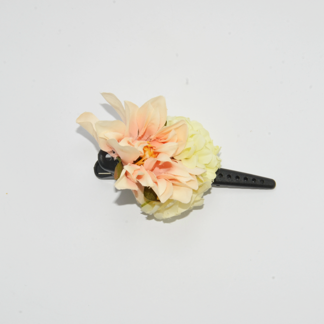 Flower hairclip - together