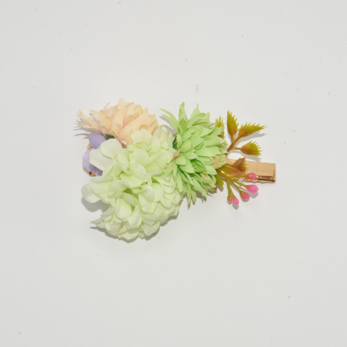 Flower hairclip - beginning