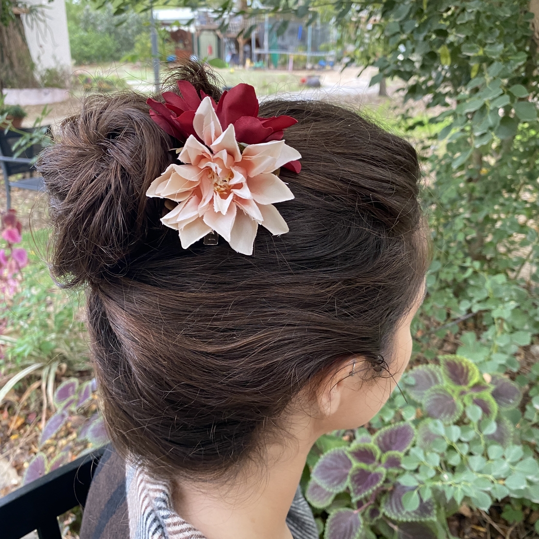 Flower hairclip - love