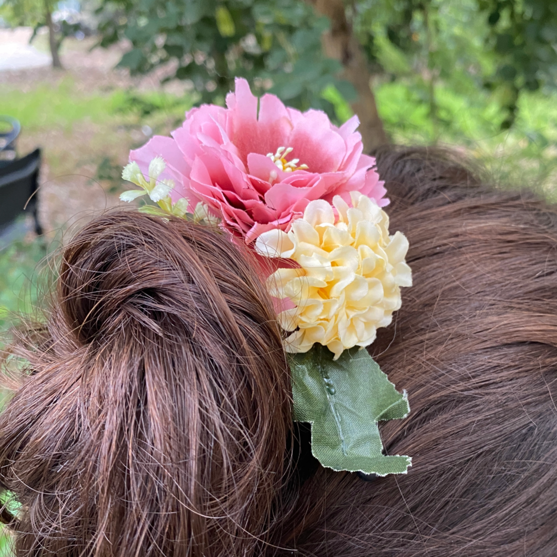 Flower hairclip - innocence