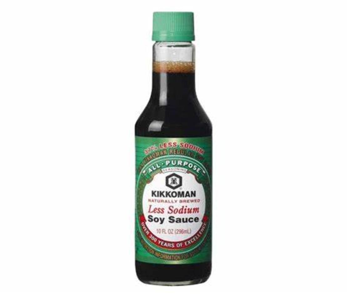 KIKKOMAN SOY SAUCE 40% REDUCED SODIUM 269ML - רוטב סויה קיקומן 40% מופחת נתרן 296 מ