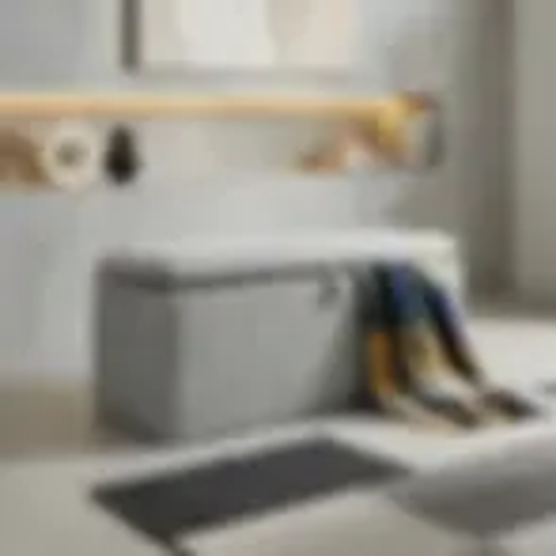 ספסל נפתח עם פסי פרווה