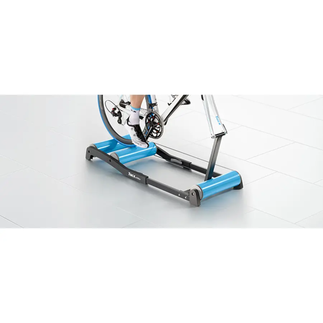 מעמד לגלגל קדמי לטריינר רולר Bike Support for Rollers טאקס Tacx