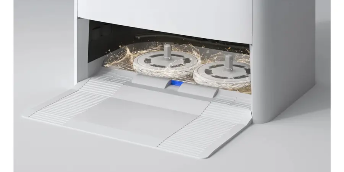 שואב רובוטי עם תחנת עגינה DEEBOT דגם X2 OMNI לבן אקווקס ECOVACS