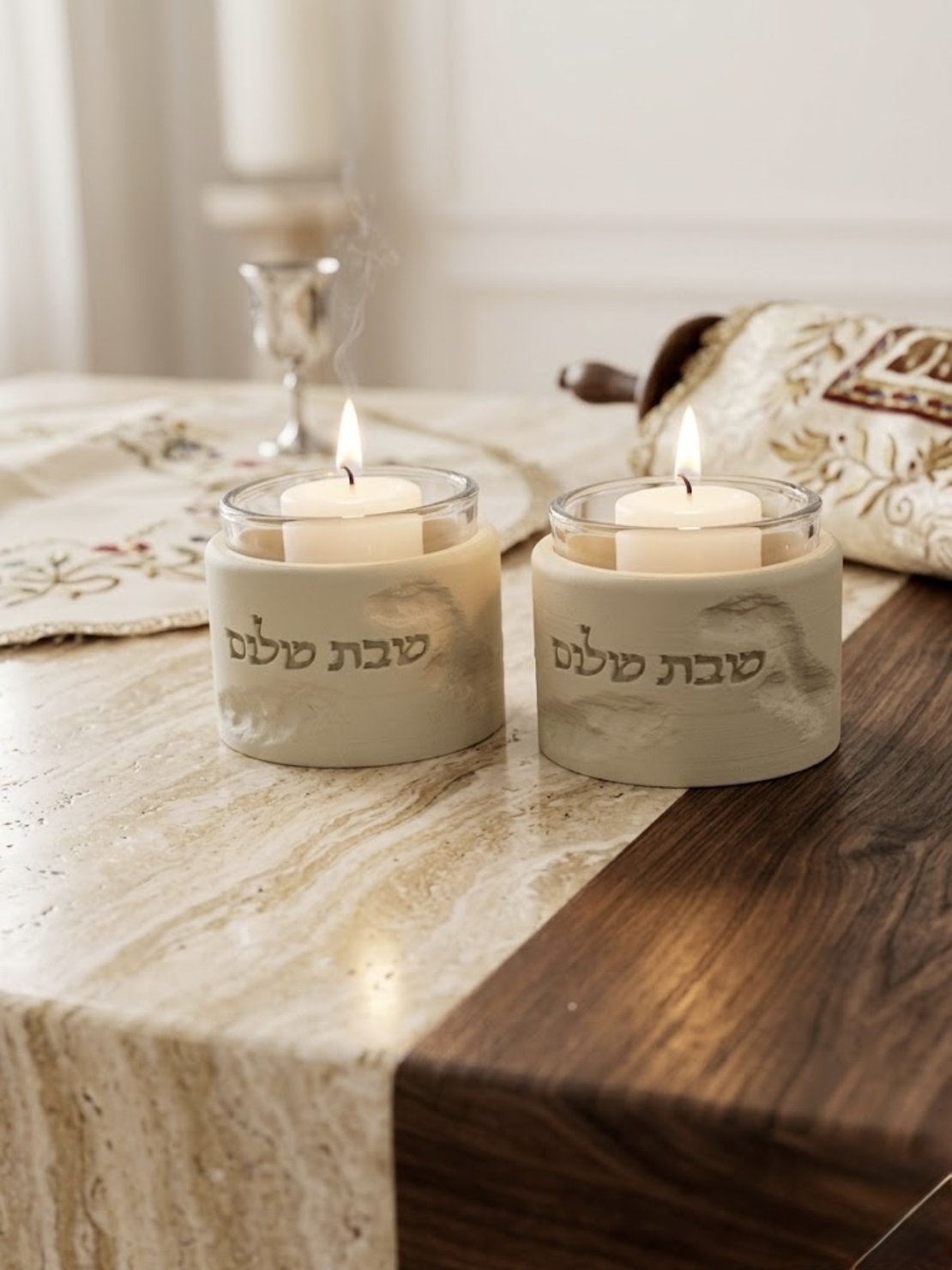 זוג פמוטים קטנים דמוי אבן