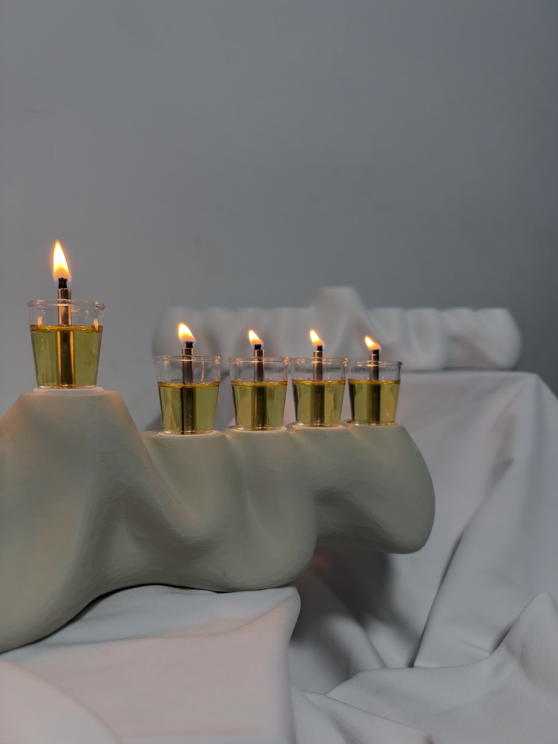 חנוכיית״ אור ופלא״