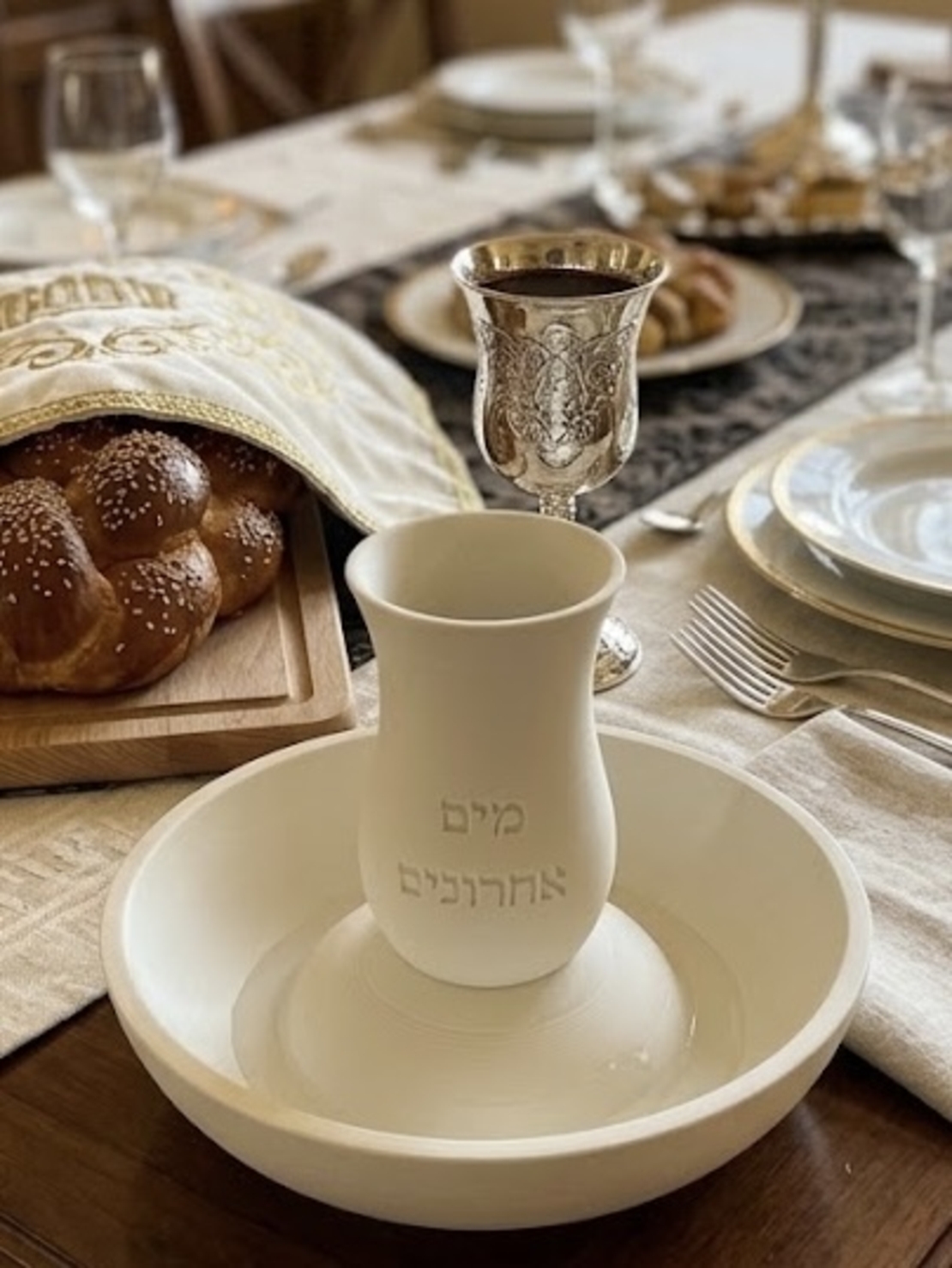 מים אחרונים