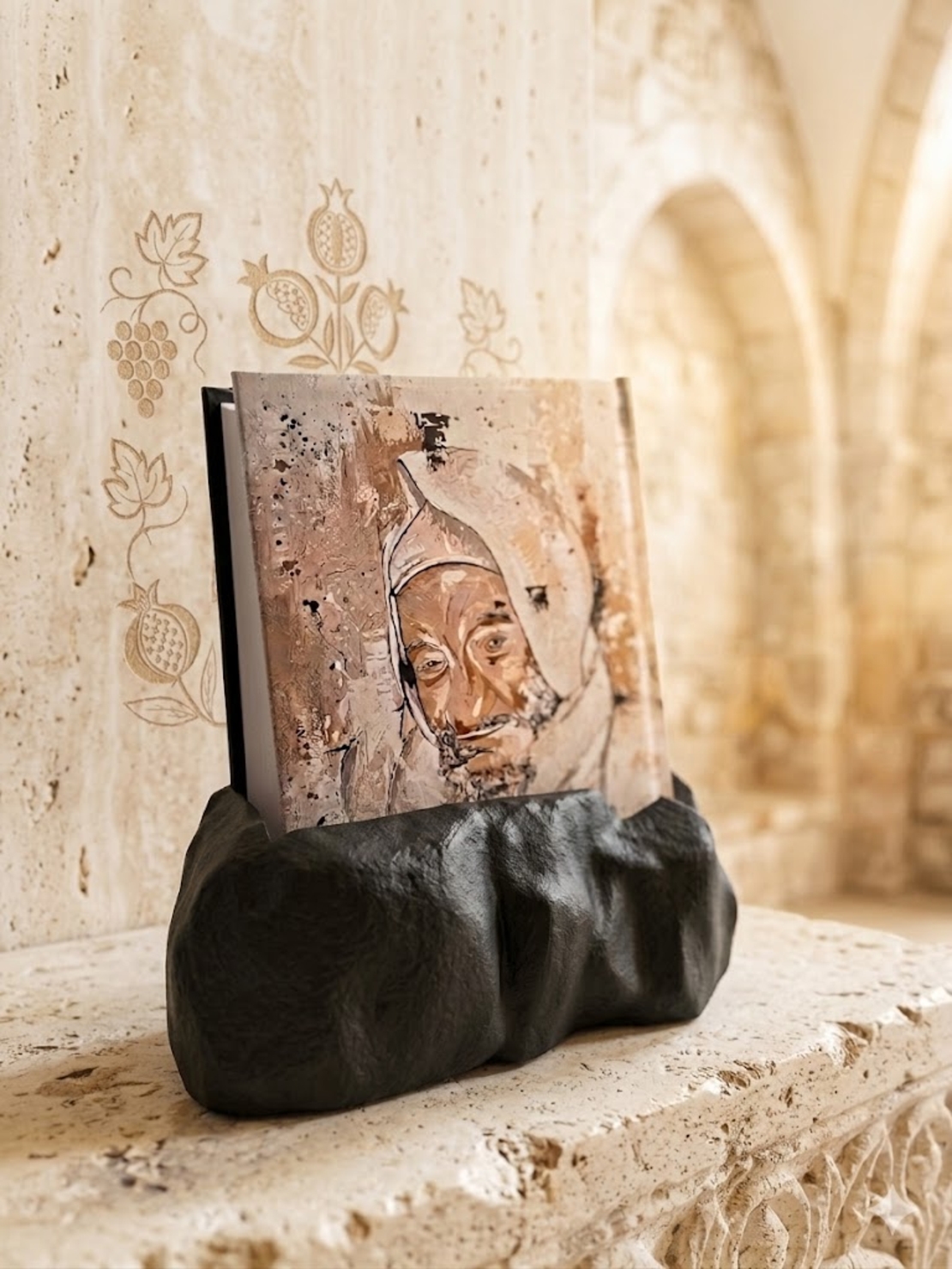 מעמד סידור עומד דמוי אבן