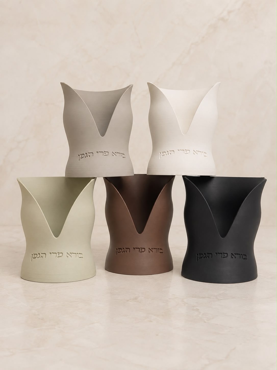 מעמד יין בדגם טיפה