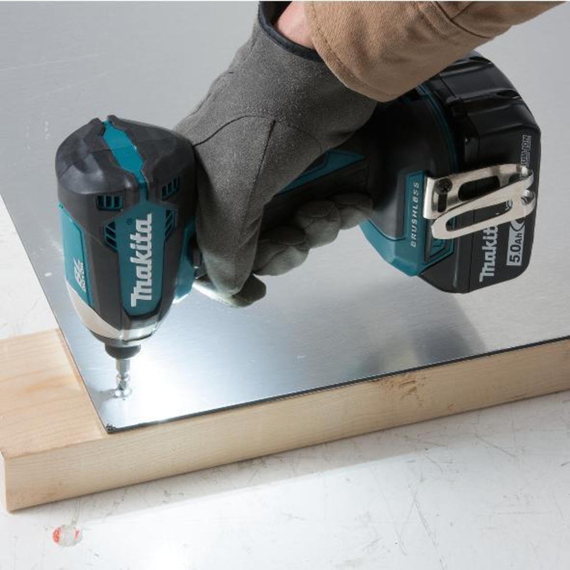 מברגת אימפקט DTD153 18V מתוצרת Makita