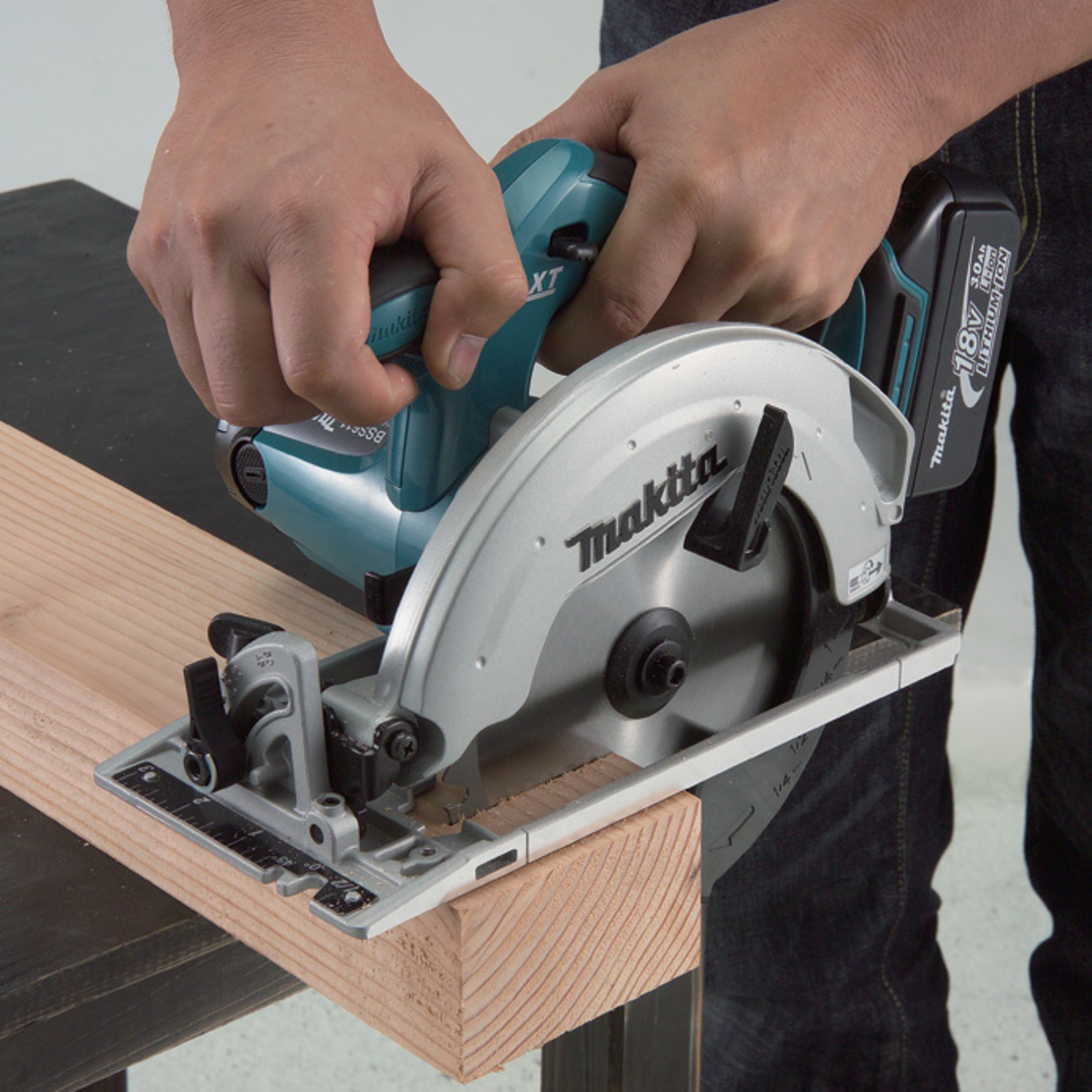 מסור עגול לעץ DSS611 18V מתוצרת Makita