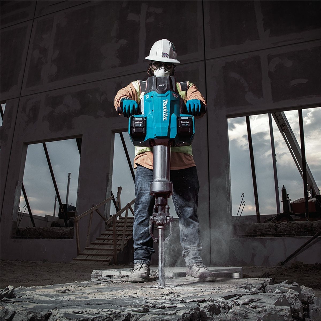 פטיש הריסה 2X40V נטען 72.8J BL גוף MAKITA HM004GZ מקיטה כולל: 2 סוללות 5A + מטען כפול 