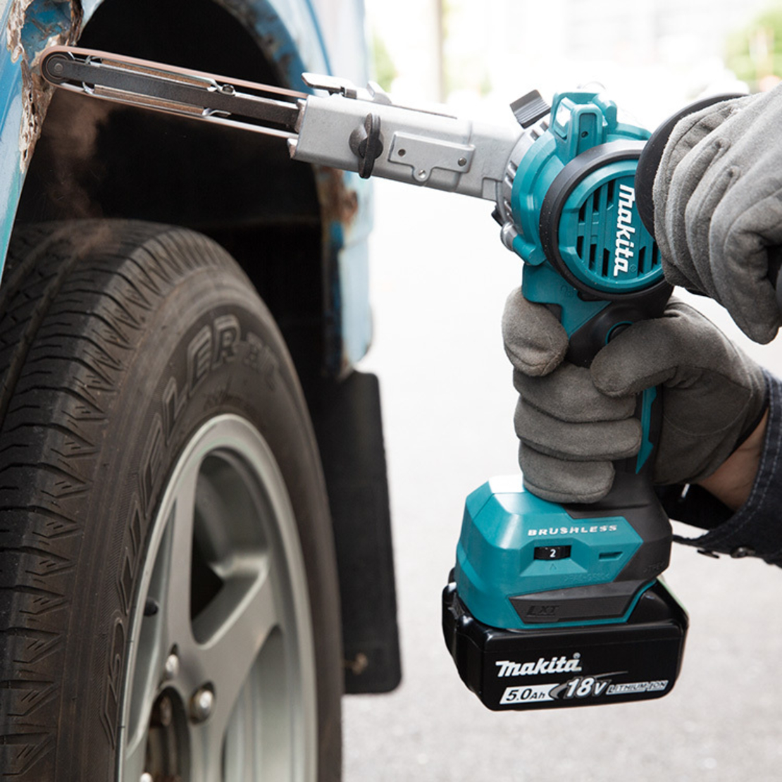 מלטשת צרה DBS180 18V מתוצרת Makita