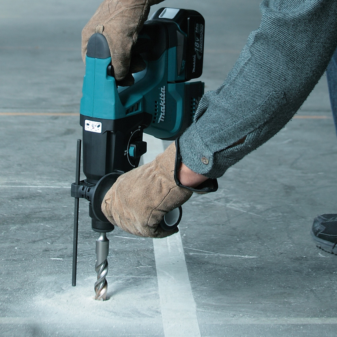 פטישון DHR243 18V מתוצרת Makita לא כולל שואב