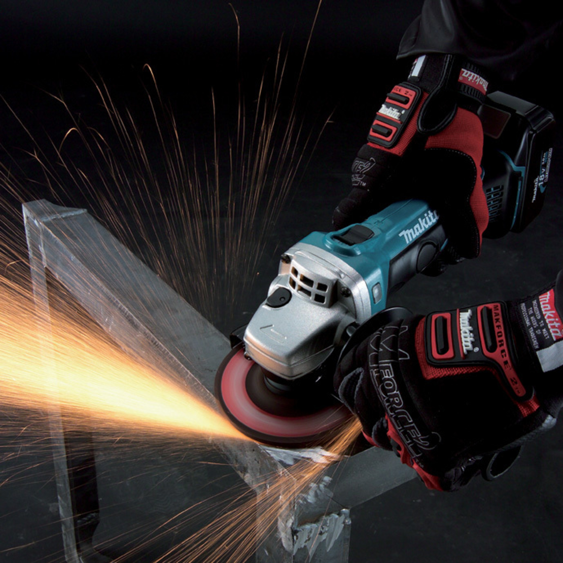 משחזת זוית DGA452 18V מתוצרת Makita