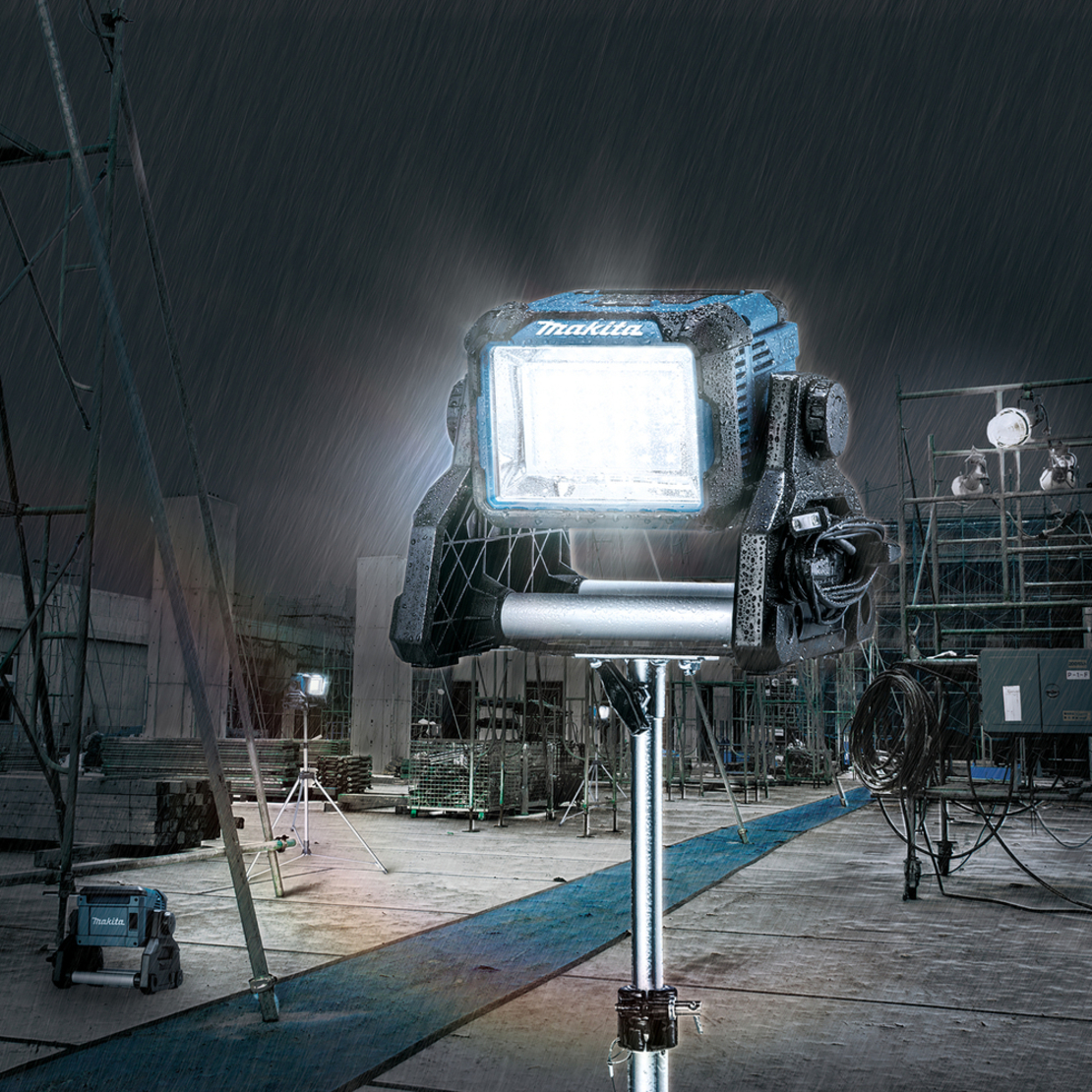 פנס זרקור 230V/14.4/18V נטען/חשמלי 3000 לומן MAKITA DML811 מקיטה