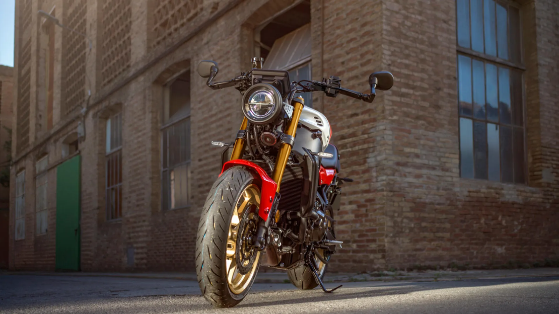 XSR900
